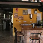 Posada Ormas אורחן *